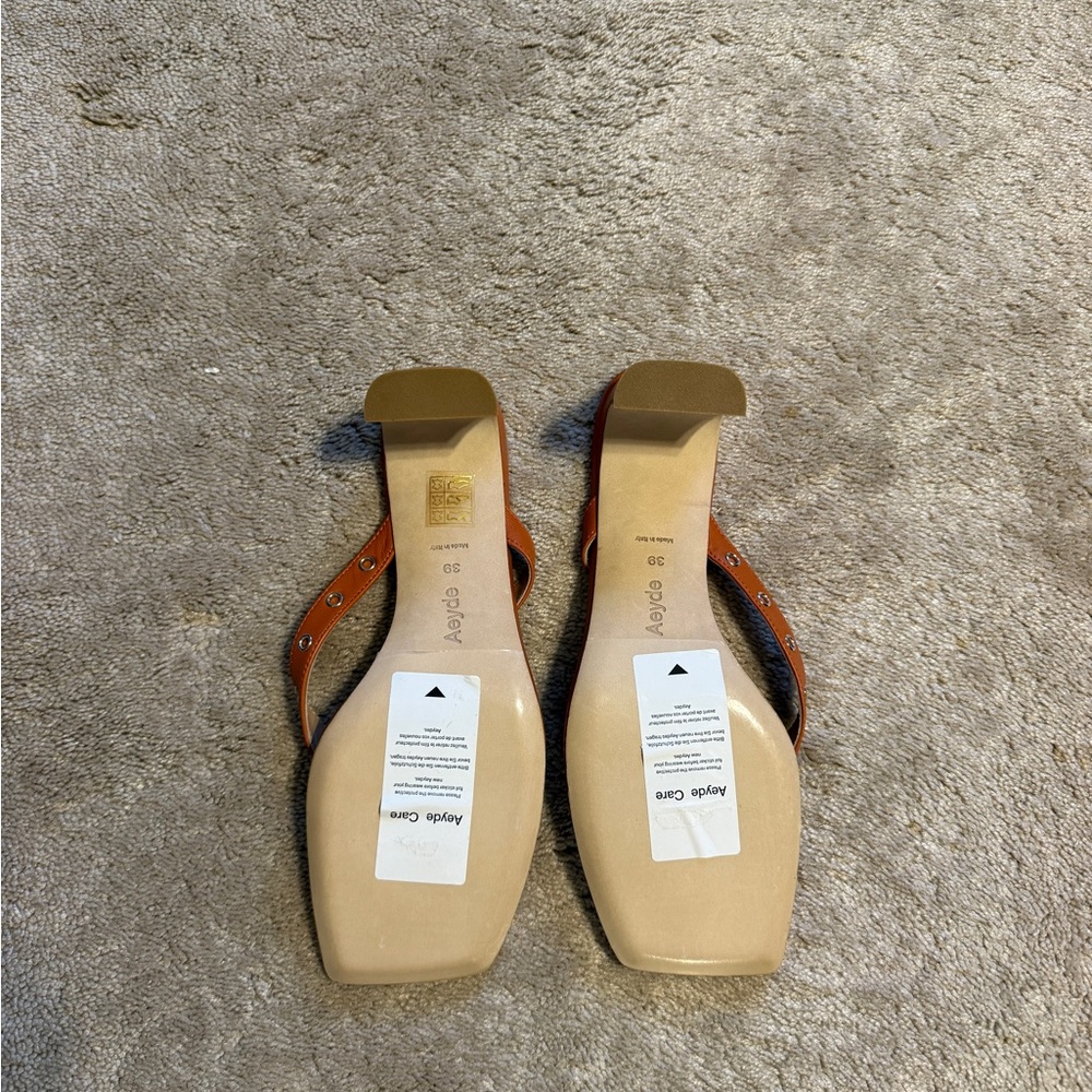 Aeyde Leather Kitten Heel Square Toe - Picture 3 of 4